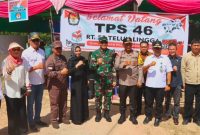 Foto Bersama, DPRD Kaltim dan Rombongan Pj Gubernur Saat Pantau Langsung Jalannya Pilkada di Kutai Timur. (Humas DPRD Kaltim)