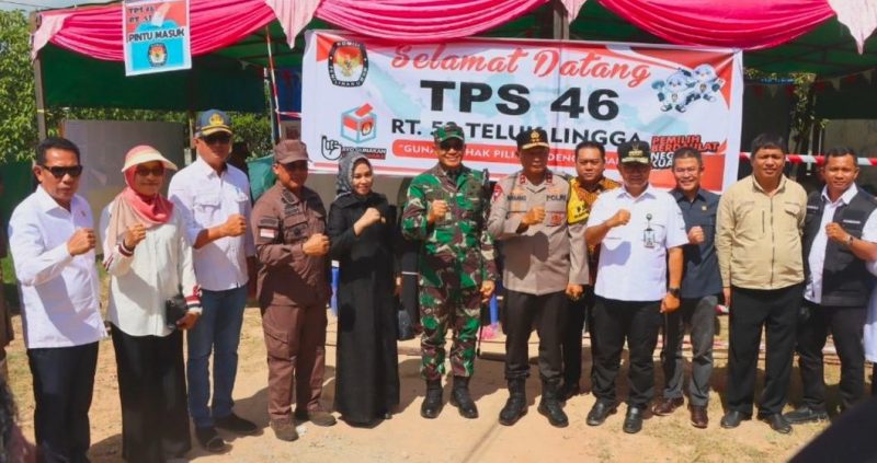 Foto Bersama, DPRD Kaltim dan Rombongan Pj Gubernur Saat Pantau Langsung Jalannya Pilkada di Kutai Timur. (Humas DPRD Kaltim)