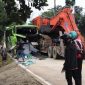 Kecelakaan bus dan truk angkutan alat berat (ist)