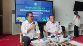 PJ Gubenur Akmal Malik didampingi oleh Kepala Dinas Tenaga Kerja Kaltim Rozani Erawadi (ist)
